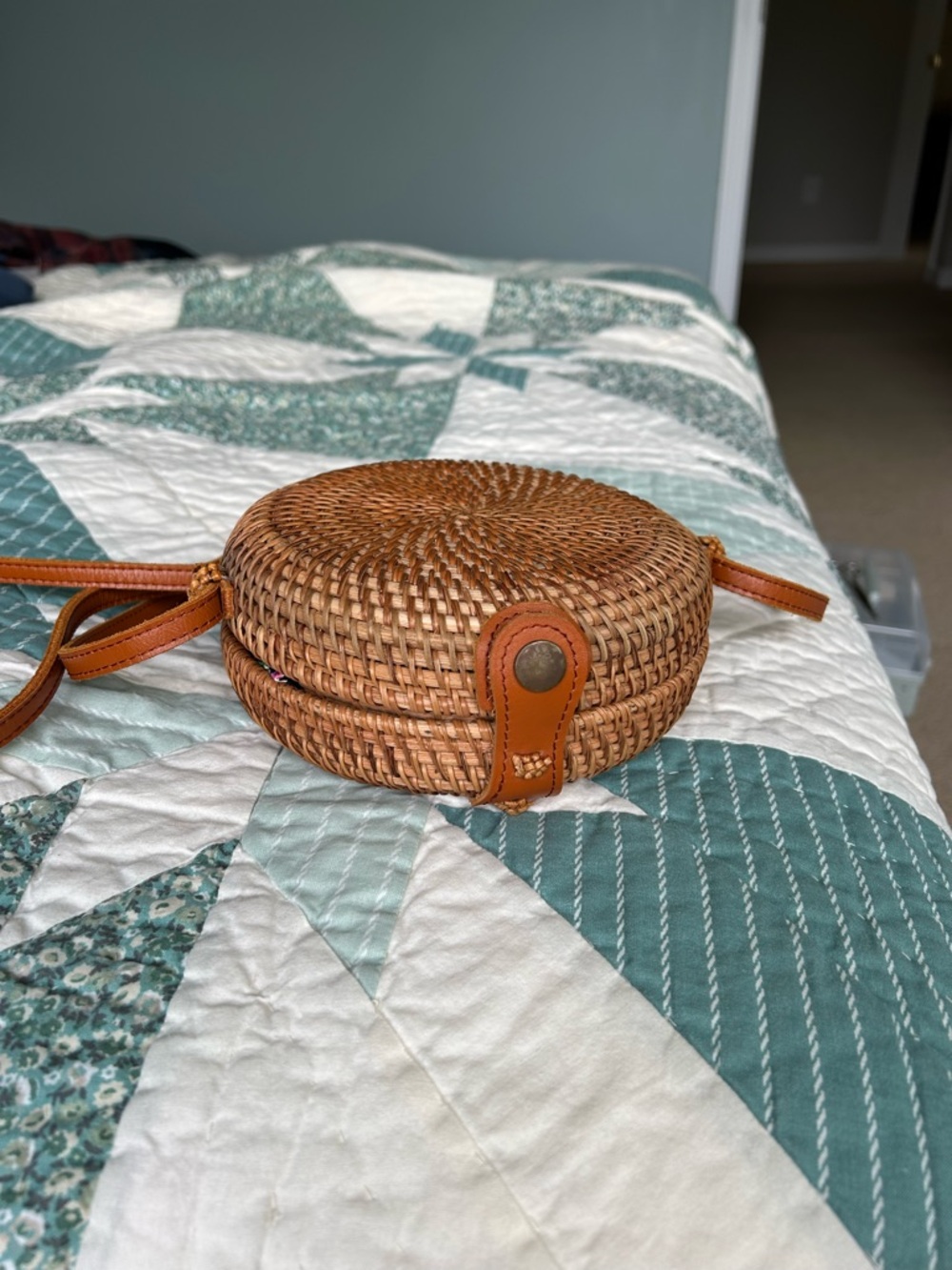 Round Woven Crossbody Bag - Tan - Picture 4 of 4